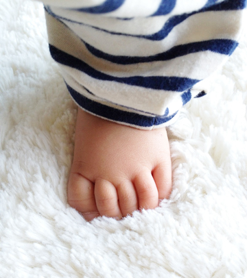 赤ちゃんの足ゆびの動き
