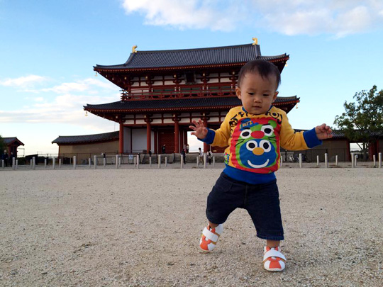 1歳になり、お外で靴デビュー！