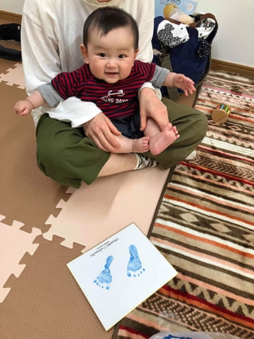 赤ちゃんの足形